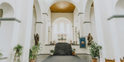 Collégiale Saint-Ursmer et jardin de Folcuin